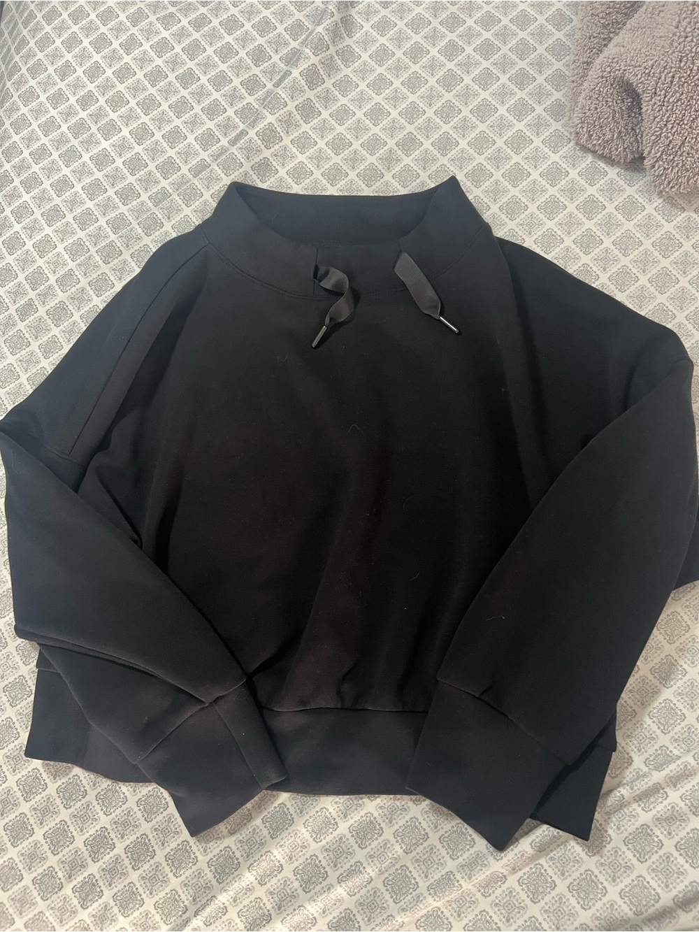 Stylus size Medium Black Women's Pullover Sweatshirt